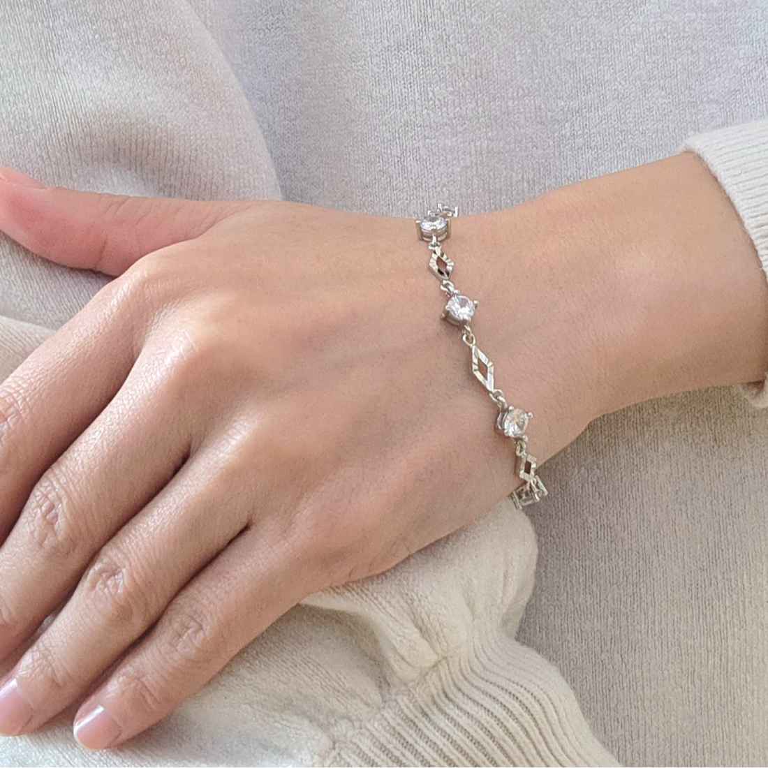 ブレスレット レディース 人気 7粒 AAAジルコニア 多面カット 菱形チェーン シンプル 合金 925シルバーメッキ 金属アレルギー対応 (タイプF シルバー)