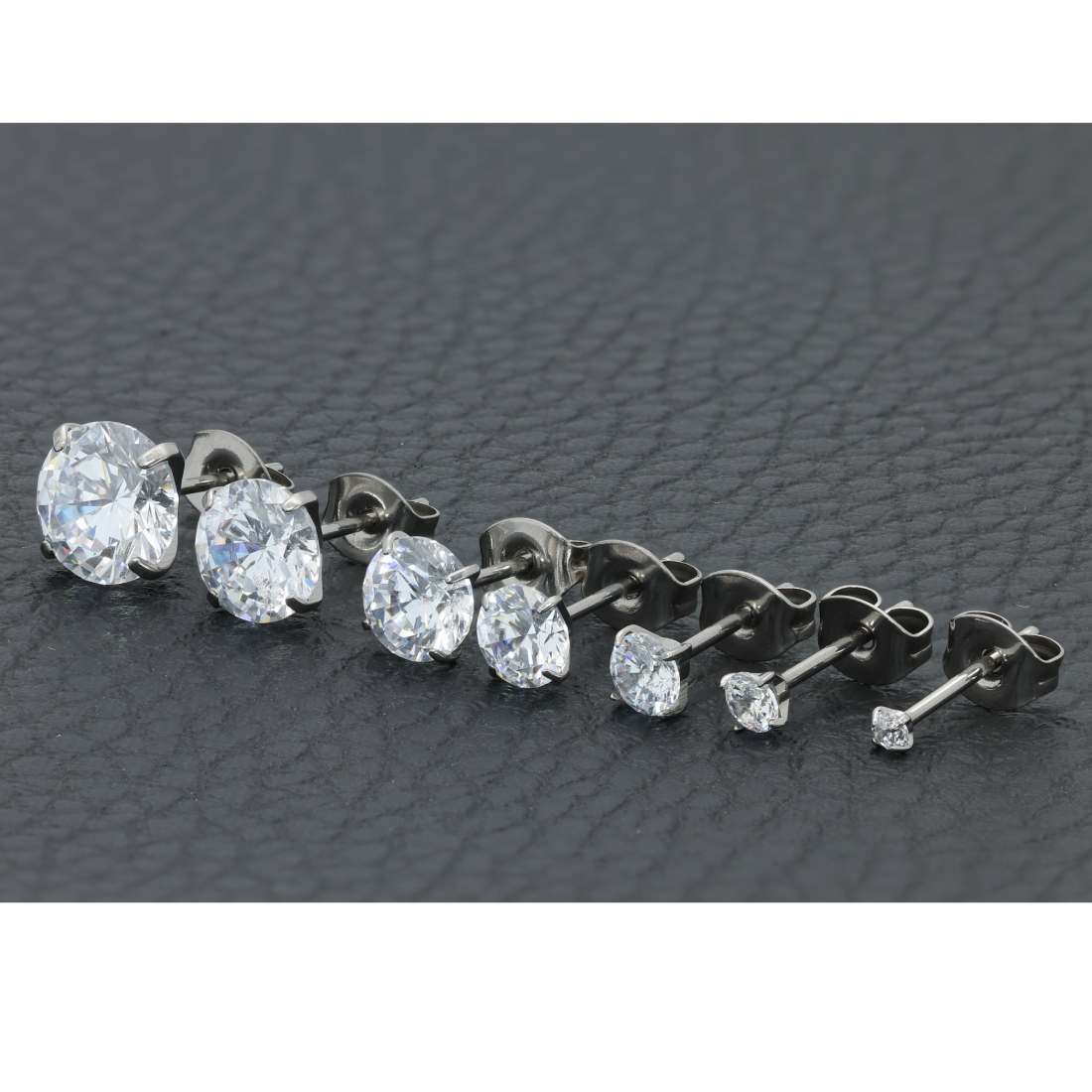 純チタン スタッド ピアス 人気 つけっぱなし メンズ レディース 1ペア 4爪 AAAAA キュービックジルコニア 20G 金属アレルギー対応 男女兼用