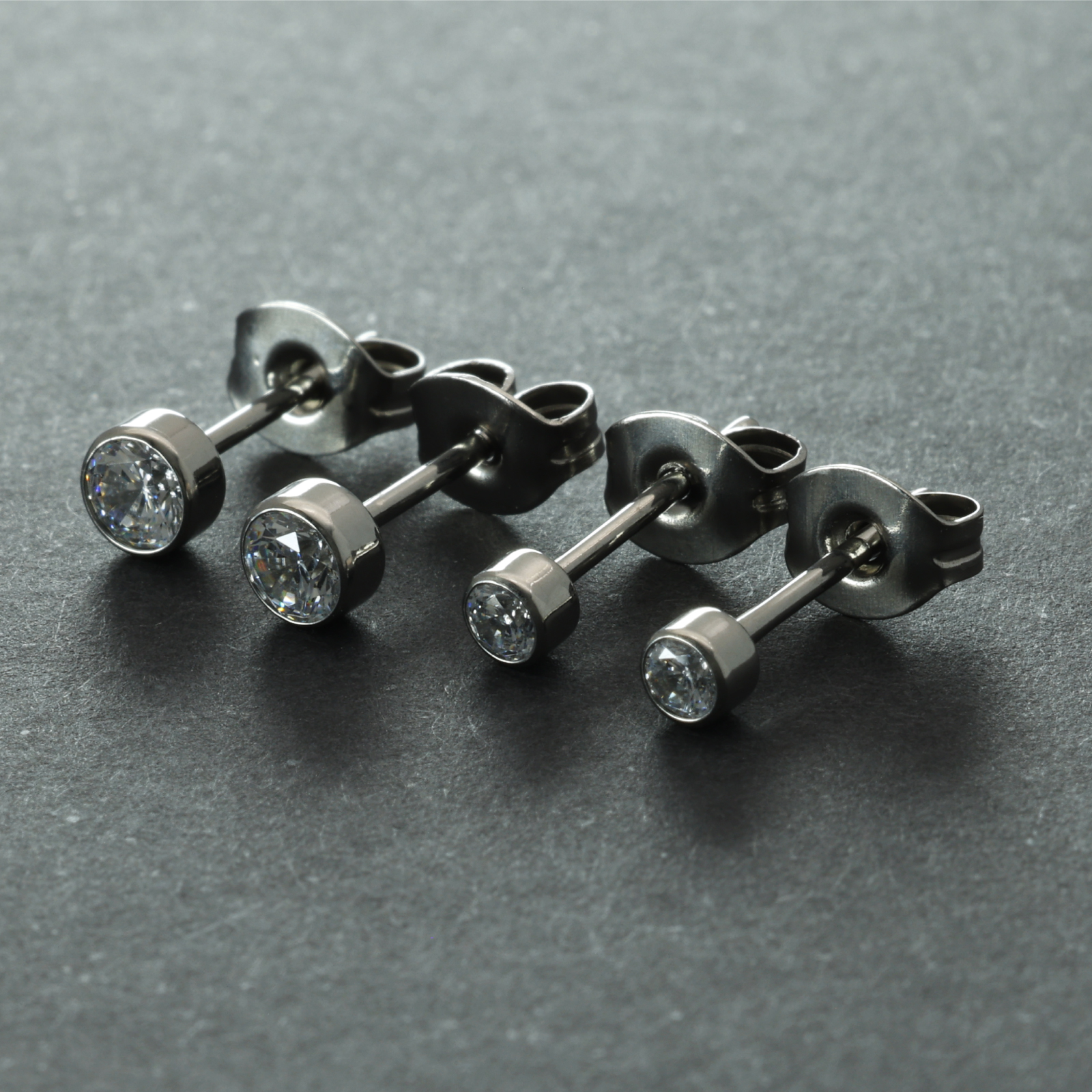 純チタン スタッド ピアス 人気 つけっぱなし メンズ レディース 1ペア 高輝度キュービックジルコニア 20G 金属アレルギー対応 男女兼用