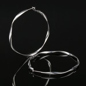 [Adelina Style] ピアス レディース 人気 フープピアス ねじれピアス 捻り 1ペア 大きめ リング ポスト S925 サージカルステンレス 金属アレルギー対応 両耳 (シルバー)