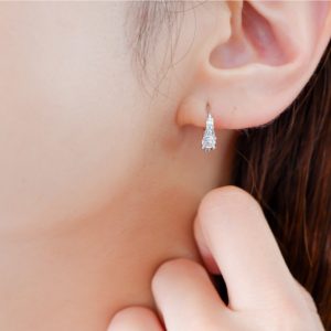 [Adelina Style] ピアス レディース 人気 フープピアス つけっぱなしリングピアス 2個入 キュービックジルコニア シルバー 925 純銀製 アレルギー対応
