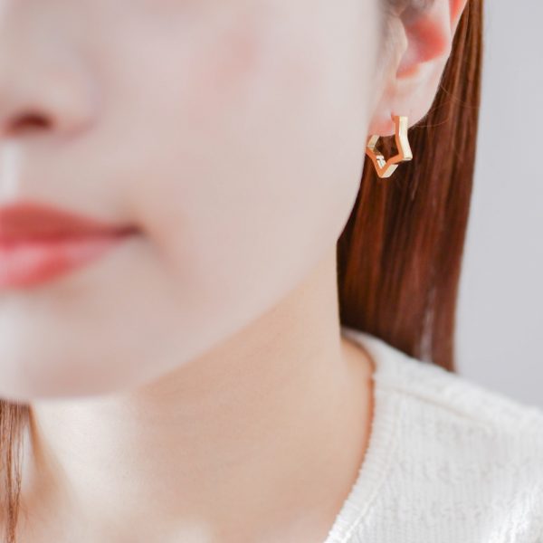 [Adelina Style] U型 ピアス 1ペア 人気 つけっぱなし メンズ レディース フープピアス サージカルステンレス 金属アレルギー対応 男女兼用 - 画像 (3)